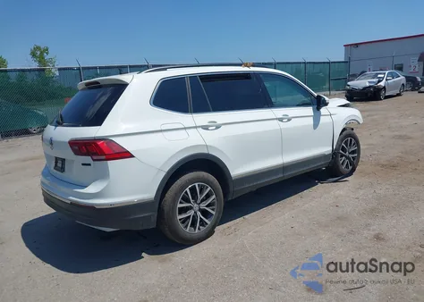 2020 Volkswagen Tiguan 2.0T Se/2.0T Se R-Line Black/2.0T Sel z USA, uszkodzony, nr VIN 3VV2B7AX6LM080365